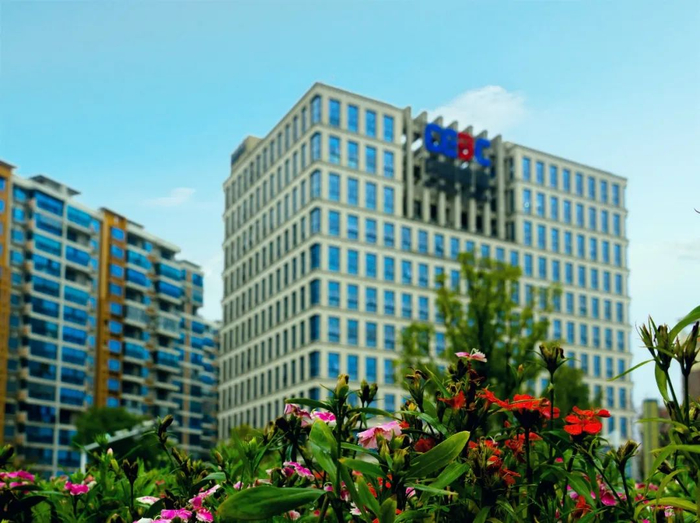 ▲从从容容一杯酒，平平淡淡石竹花。（中国能建湖南火电）