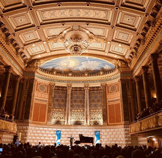 郎朗在威斯巴登举行的莱茵河音乐节演出