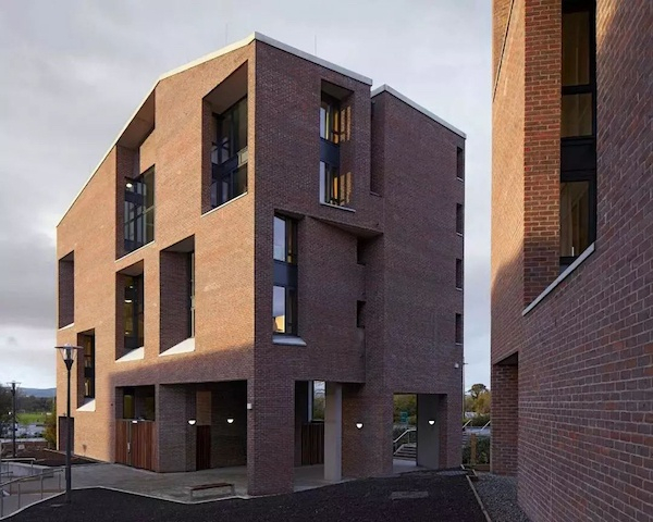 利默里克大学医学院 © Grafton Architects