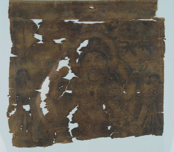 唐代  如意轮观音像残片  纸本设色  纵28厘米  横30厘米  敦煌遗画