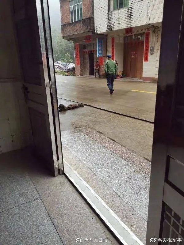 图源：人民日报法人微博