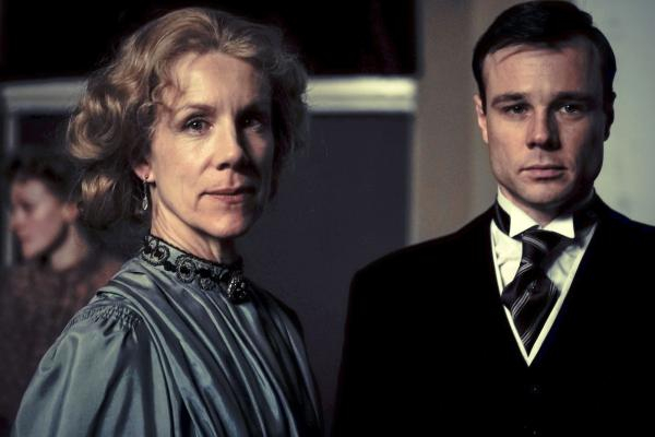 《百年乡情》剧照