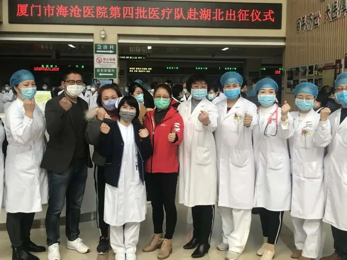 张文宏医生抗疫事迹 为什么被叫做张爸