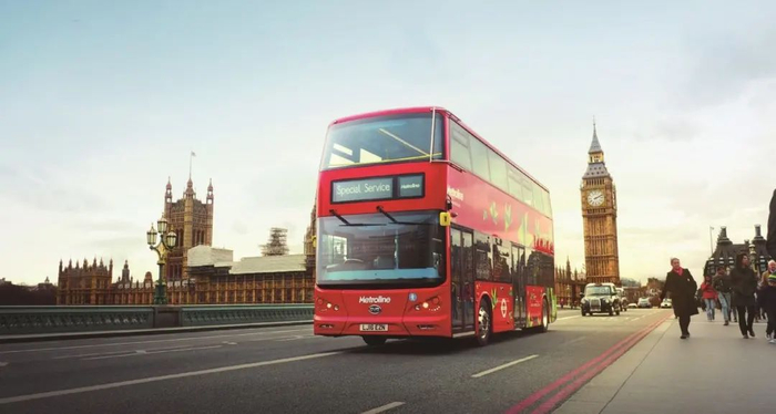 图为比亚迪纯电动巴士