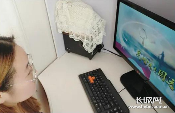 每天的学习都从一门10分钟的思政课开始。唐山职业技术学院供图