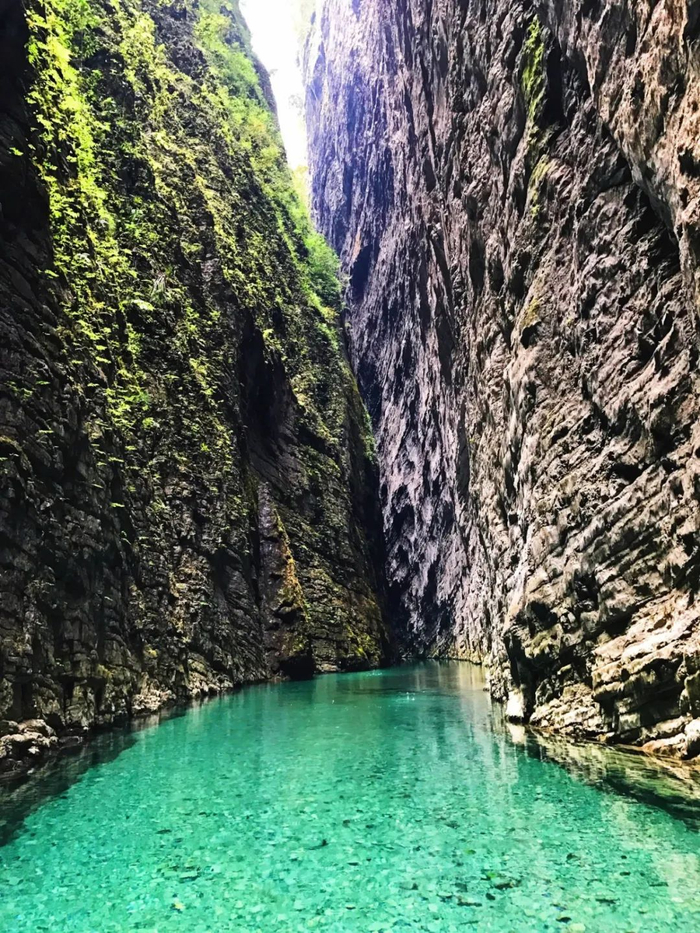▲鹤峰屏山躲避峡