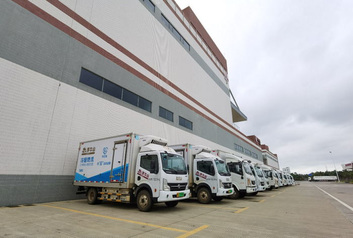 罗牛山冷链物流园里停满了冷链物流车 本报记者 齐金钊 摄