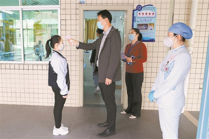 深圳市建文外国语学校防控防疫演练。