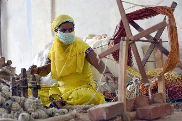 印度纺织工人。图片来源：Remake