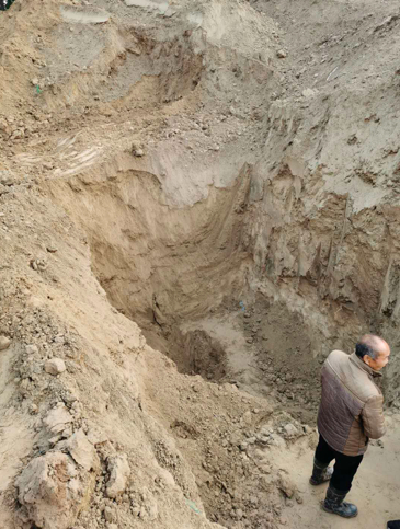  悲剧发生的土坑 受访者供图