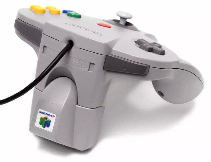 ▲N64 手柄可外接震动模块