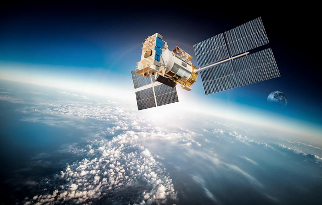 图为太空中的卫星想象图