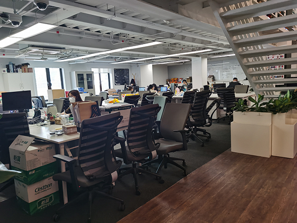 点融位于上海市局门路的办公室 界面记者摄