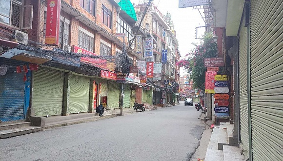 “封国令”下加德满都空荡荡的街道。 受访者供图