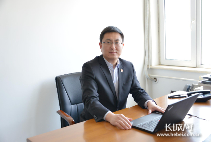 农行河北省分行办公室副主任、系统团委书记王冬生。河北金融团工委 供图 