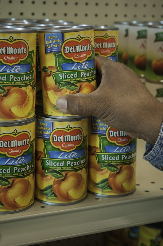 罐头中会添加额外的盐和糖。