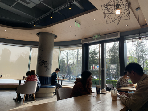 瑞幸咖啡光华路SOHO二期店