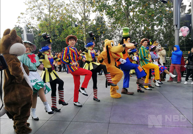 疫情发生前的上海迪士尼乐园 每日经济新闻 谭玉涵 摄