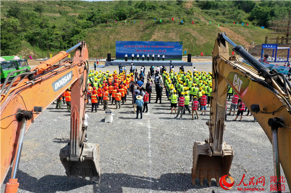 开工活动现场。（李重庆 摄）