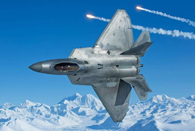 图为F22战机