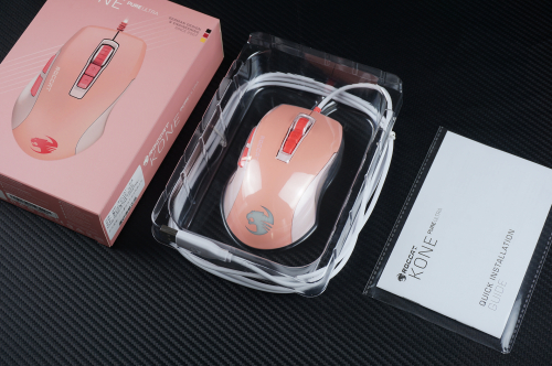 　　▲配件包括快速安装指引手册一本