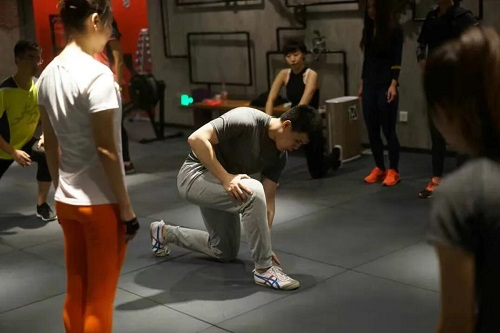 王衡带领同事内测课程