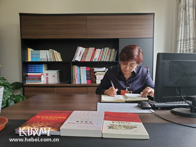 张淑芬整理建议。 刘鑫鹏 摄