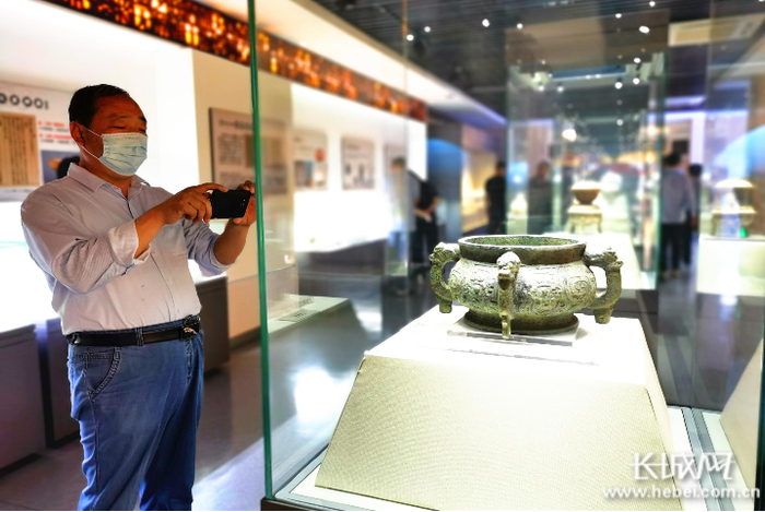 邢酒文化博物馆内珍贵藏品众多。郝艳红 摄