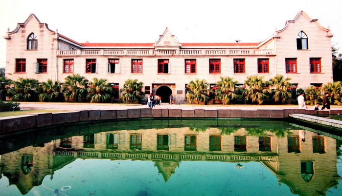 中共厦门大学党支部诞生地囊萤楼