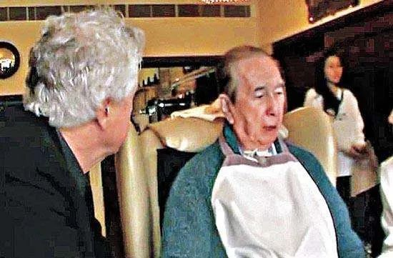  2011年1月，在律师高国骏公布的录像里，何鸿燊称犹如“被抢劫”