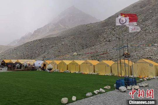 资料图：珠峰大本营。袁泉 摄
