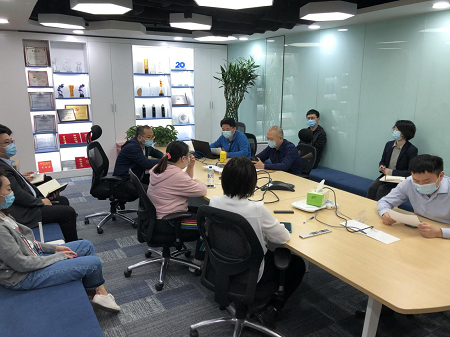 （FICC事业部和固定收益销售交易总部集体照）