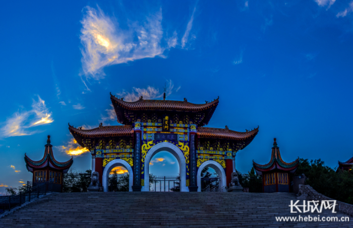 抱犊寨南天门。抱犊寨风景区 供图