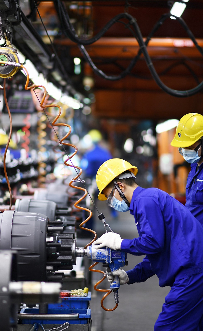 东风德纳车桥十堰工厂生产场景