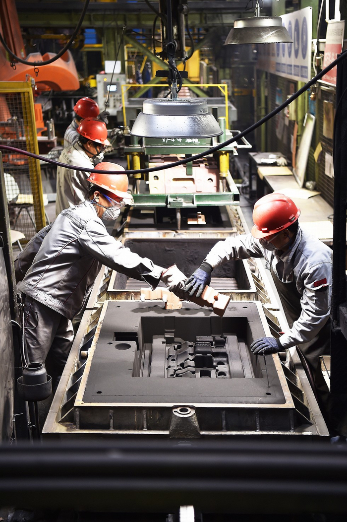 东风锻造有限公司生产场景