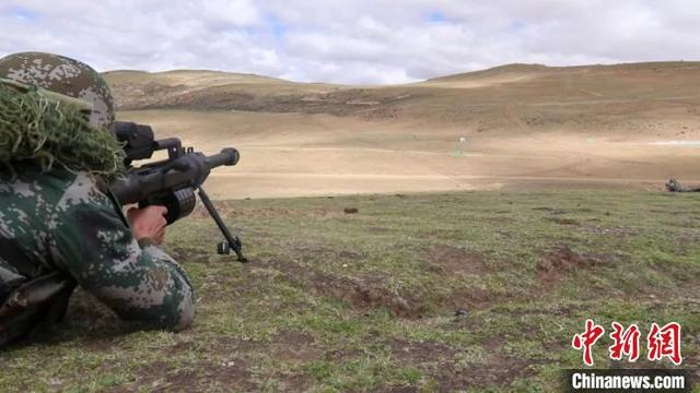 步兵连的狙击榴 图源：中新网