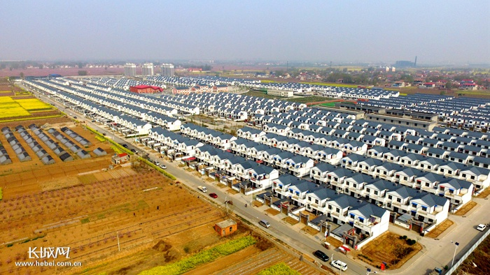 　　村民住上了小洋楼