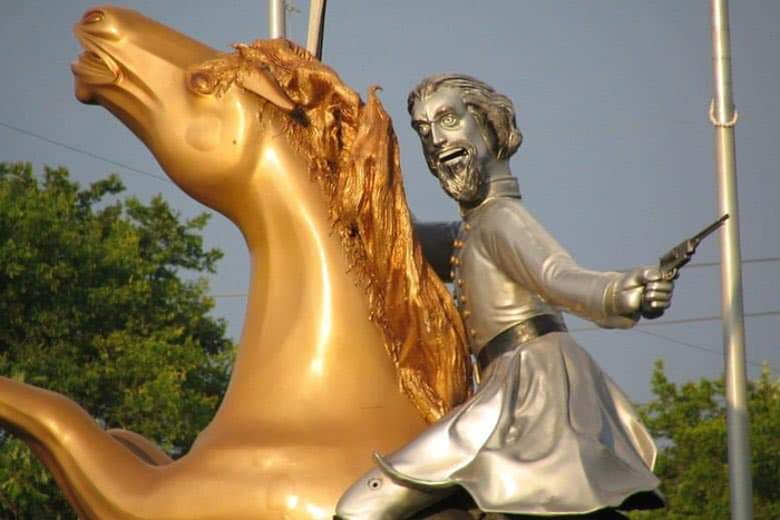 福瑞斯特雕像（图源：推特）