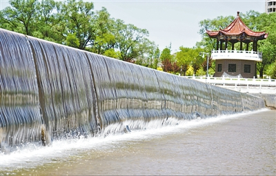 河道溪流清澈见底