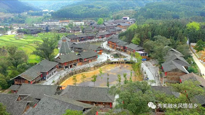 图为梦呜苗寨，来自融水苗族自治县人民政府网站