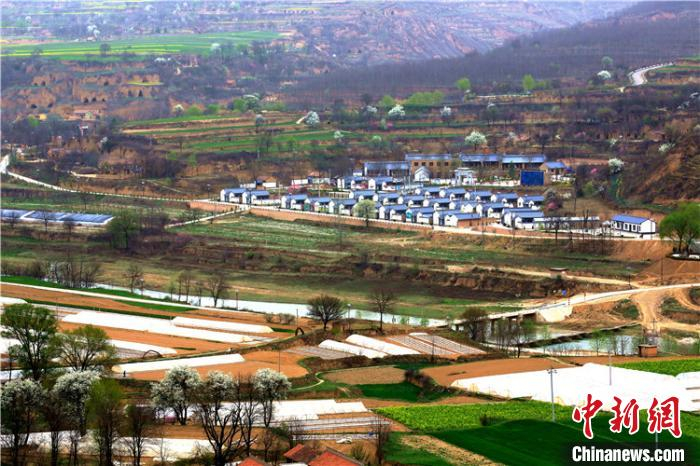 庆阳市西峰区显胜乡毛寺村风景如画（资料图）　路娜摄