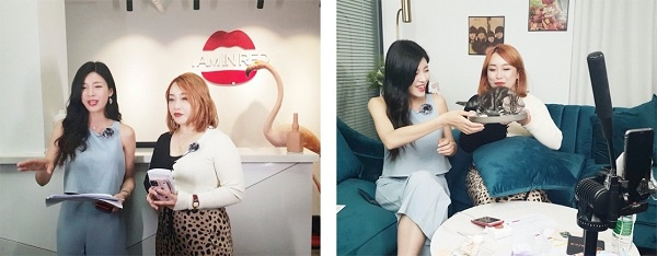 主持人与IAMINRED创始人Monica直播逗猫