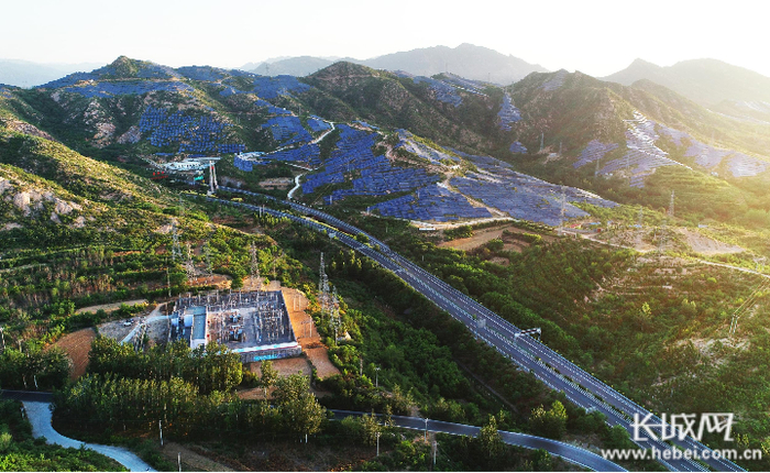 平山光伏电站鸟瞰。徐广 摄