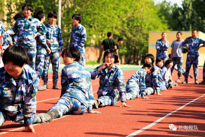 ▲女子劈叉接力