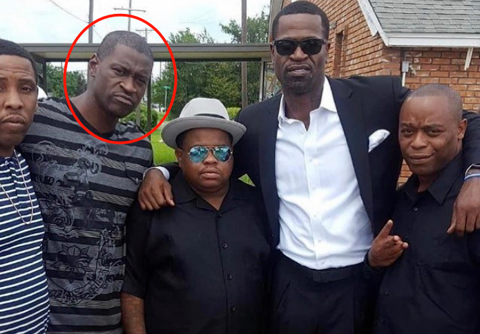  杰克逊（右二）对弗洛伊德印象非常好