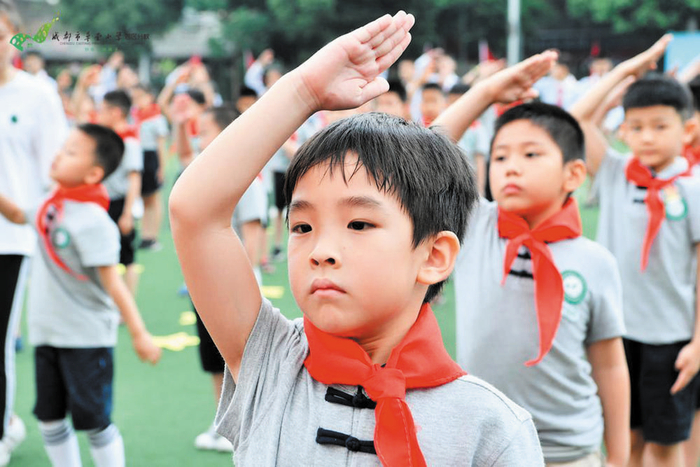 这个“六一”孩子们获得了“新身份”，迈向了人生新的阶段