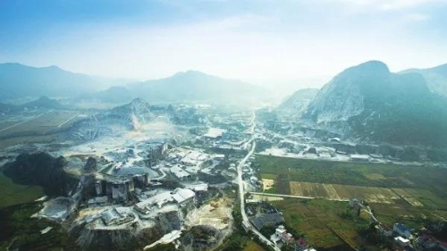 辉埠镇后社片区矿山治理前的景象