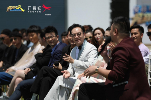 中国商务时尚第一人——波波大人点评走秀嘉宾