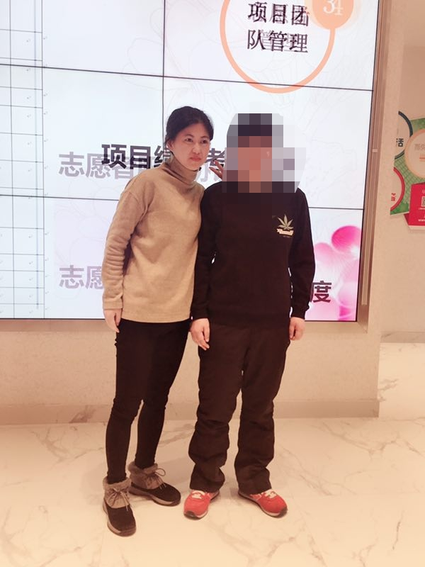 屠秋佳带领戒毒人员参加活动。