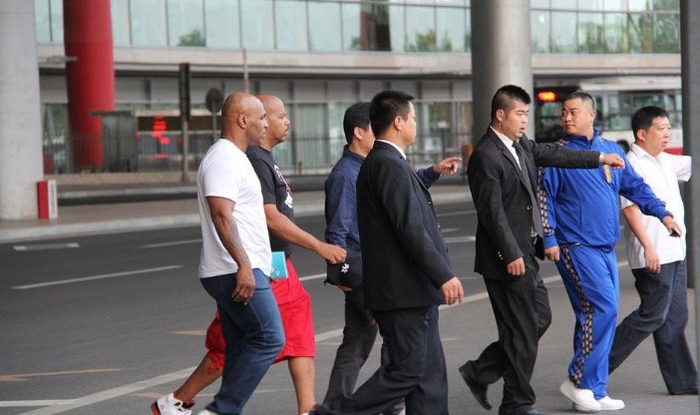 保护泰森。图片来源：中州特卫